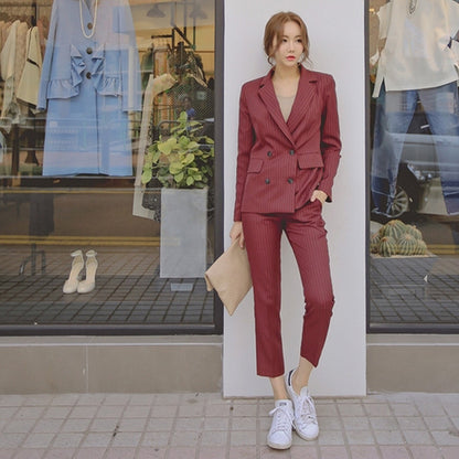 Elegant Striped Blazer Outfit – Effortless Style for Modern Women