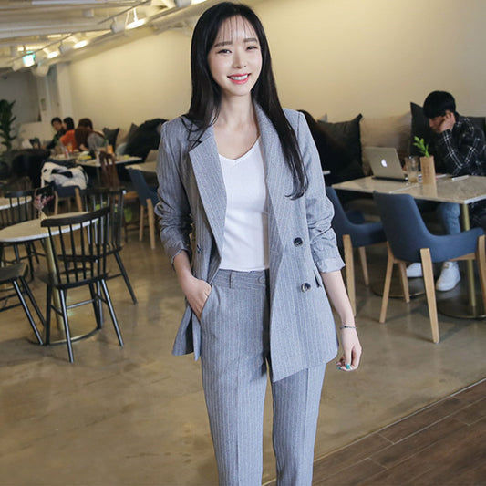 Elegant Striped Blazer Outfit – Effortless Style for Modern Women