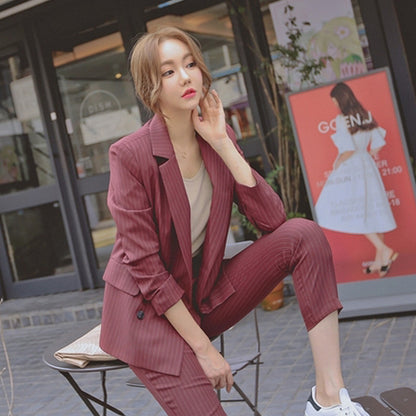 Elegant Striped Blazer Outfit – Effortless Style for Modern Women