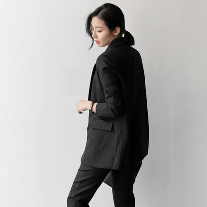 Elegant Striped Blazer Outfit – Effortless Style for Modern Women