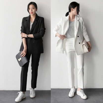 Elegant Striped Blazer Outfit – Effortless Style for Modern Women